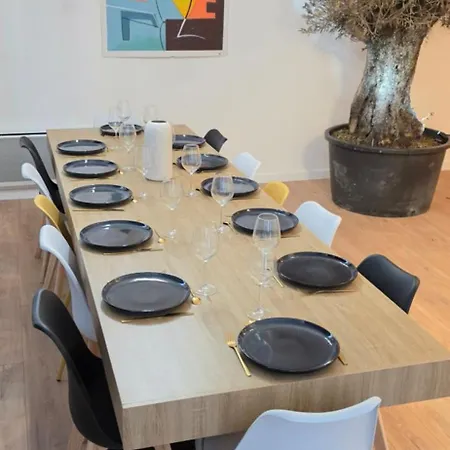 Le Magnifique, 15 Personnes, Garage, 3 Minutes A Pied Du Sanctuaire Et Gare